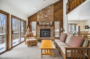 Three bedroom with Beautiful View & Short Walk to the Home Stretch Trail! Frosty